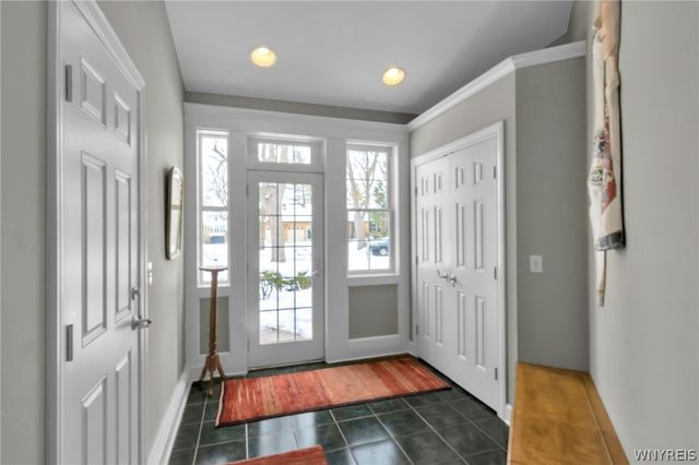 44 Parkwood Drive, Amherst, NY 14226