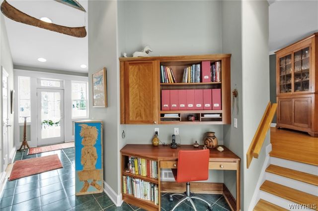 44 Parkwood Drive, Amherst, NY 14226