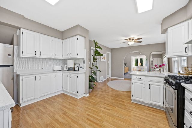 548 Prairie Avenue, Downers Grove, IL 60515