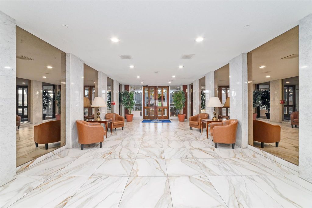 7520 Hornwood Drive 207w, Houston, TX 77036