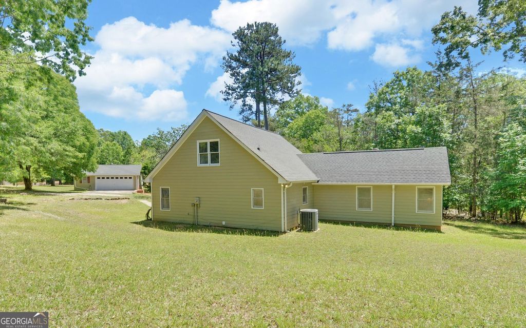 194 Harvey Lane, Lavonia, GA 30553 — photo 5
