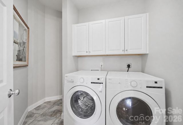1410 4th Street Drive NW 304, Hickory, NC 28601