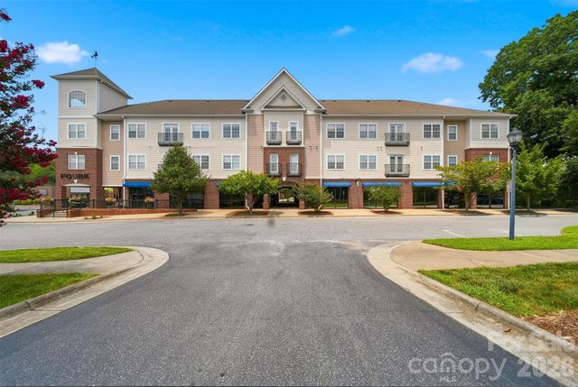 1410 4th Street Drive NW 304, Hickory, NC 28601