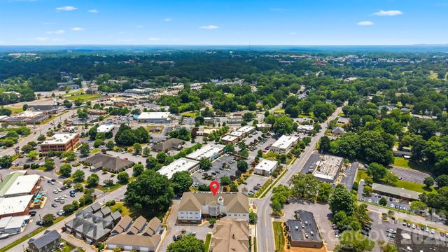 1410 4th Street Drive NW 304, Hickory, NC 28601