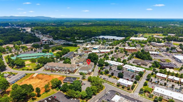 1410 4th Street Drive NW 304, Hickory, NC 28601