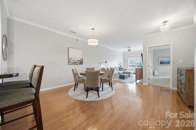 1410 4th Street Drive NW 304, Hickory, NC 28601
