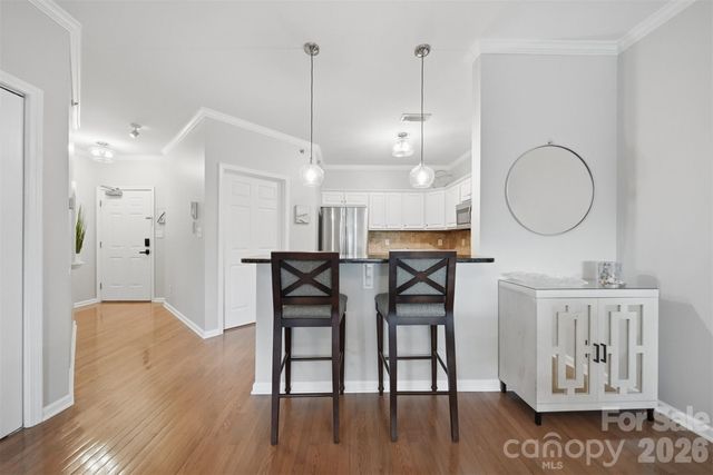 1410 4th Street Drive NW 304, Hickory, NC 28601