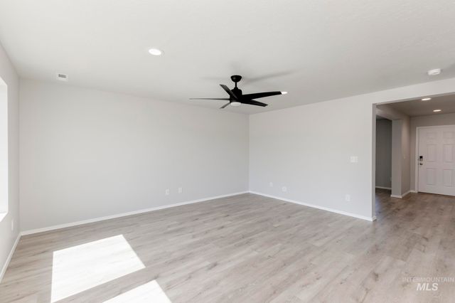 5008 Blue Silver St, Caldwell, ID 83605