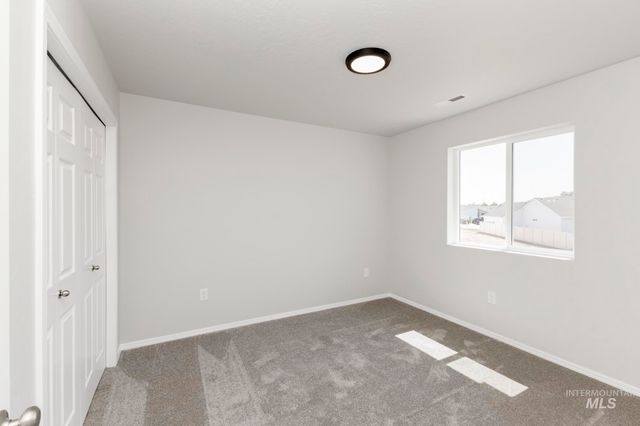 5008 Blue Silver St, Caldwell, ID 83605