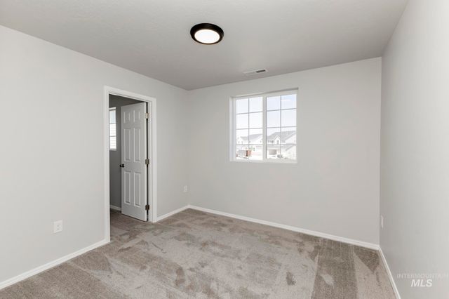 5008 Blue Silver St, Caldwell, ID 83605