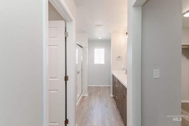 5008 Blue Silver St, Caldwell, ID 83605