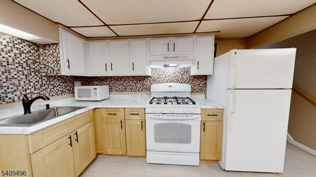 933 Douglas Ter, Union Twp., NJ 07083