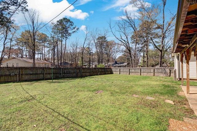 12621 Valleywood Drive, Little Rock, AR 72211