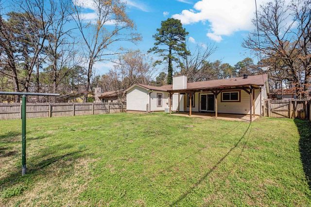 12621 Valleywood Drive, Little Rock, AR 72211