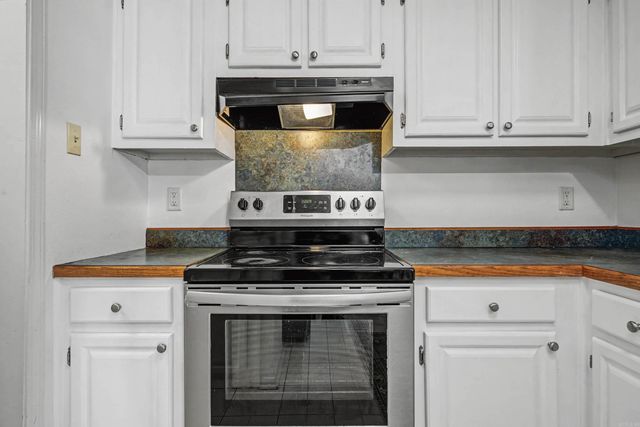 12621 Valleywood Drive, Little Rock, AR 72211