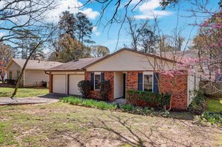 12621 Valleywood Drive, Little Rock, AR 72211