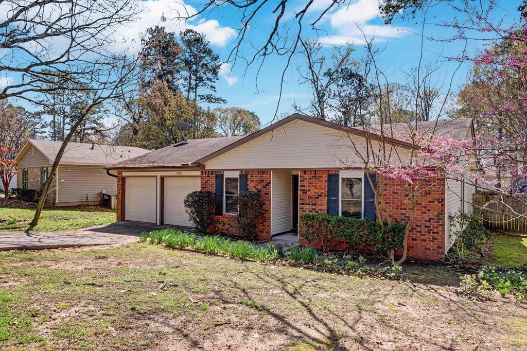 12621 Valleywood Drive, Little Rock, AR 72211