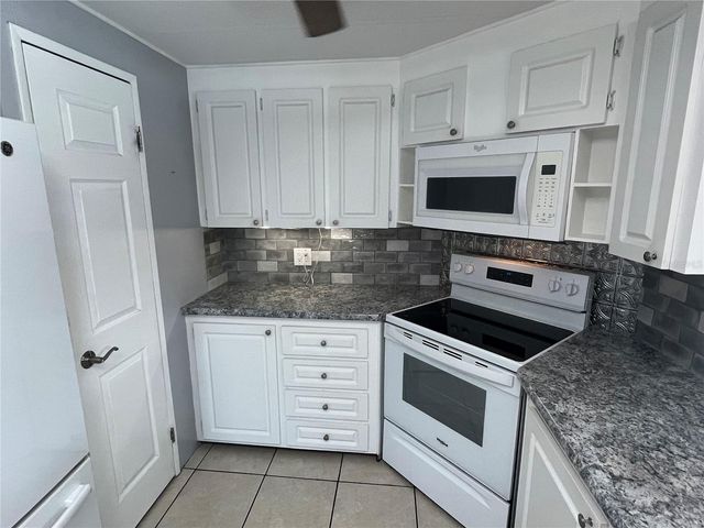 106 ROMA ROAD, Venice, FL 34285
