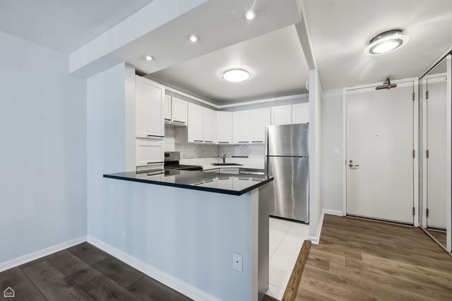 400 E Randolph Street 1812, Chicago, IL 60601