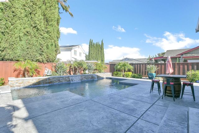 525 Nottingham Dr, Brentwood, CA 94513