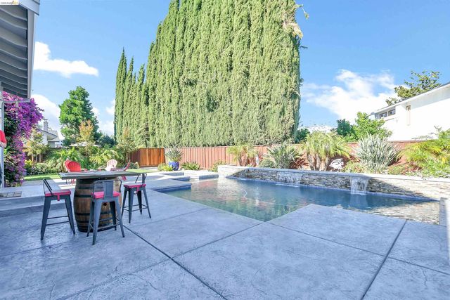 525 Nottingham Dr, Brentwood, CA 94513