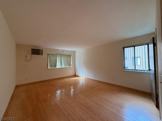 468 Liberty St 201, Little Ferry Boro, NJ 07643