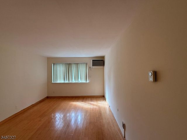 468 Liberty St 201, Little Ferry Boro, NJ 07643