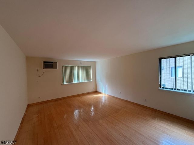 468 Liberty St 201, Little Ferry Boro, NJ 07643