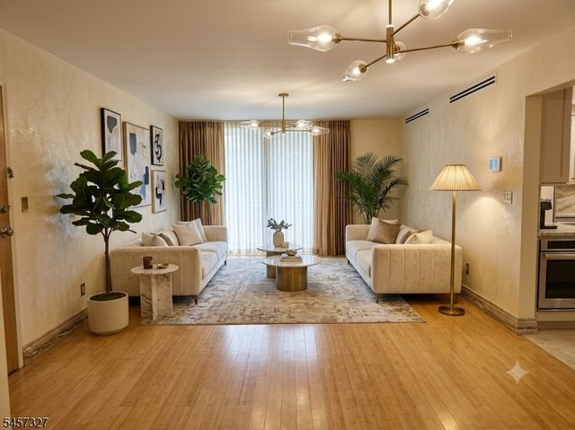 468 Liberty St 201, Little Ferry Boro, NJ 07643