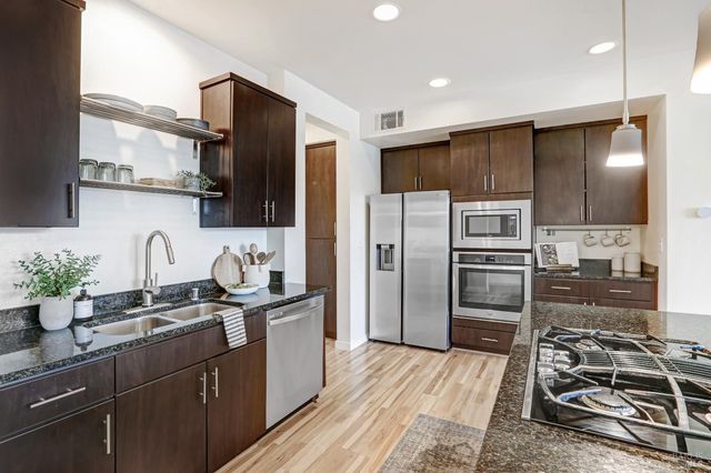 486 1st St, Petaluma, CA 94952