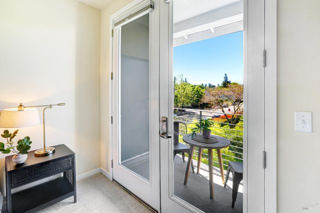 486 1st St, Petaluma, CA 94952