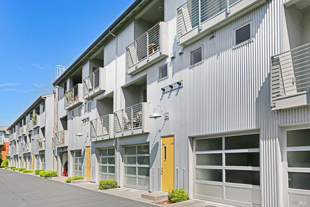 486 1st St, Petaluma, CA 94952