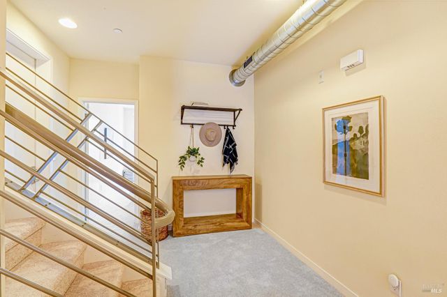 486 1st St, Petaluma, CA 94952