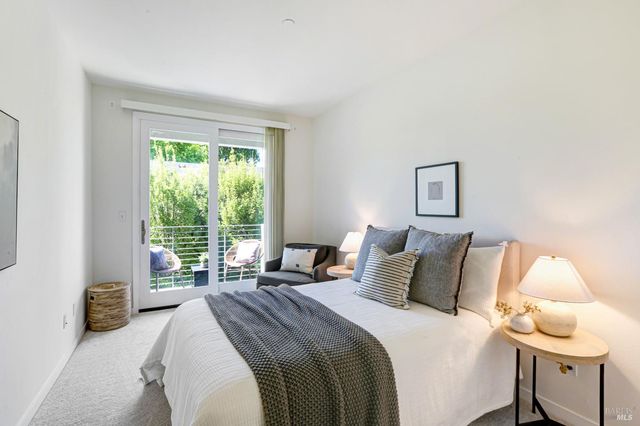 486 1st St, Petaluma, CA 94952