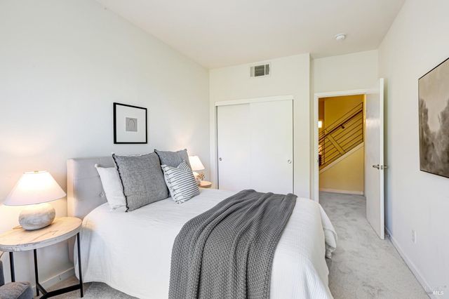 486 1st St, Petaluma, CA 94952