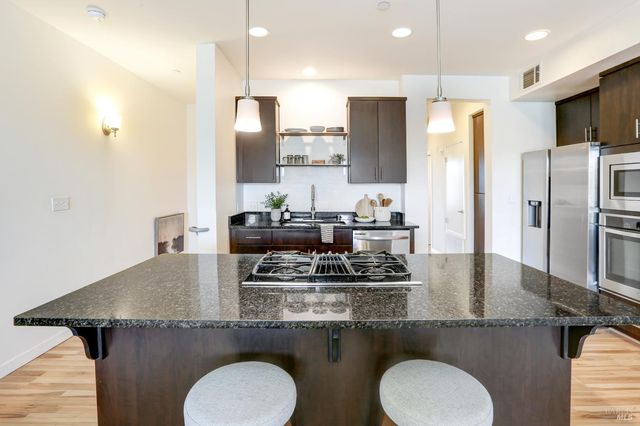 486 1st St, Petaluma, CA 94952