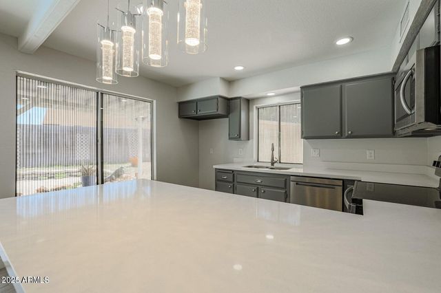 6819 S 40TH Way, Phoenix, AZ 85042