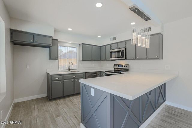 6819 S 40TH Way, Phoenix, AZ 85042