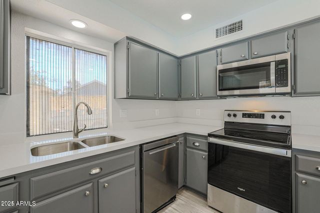 6819 S 40TH Way, Phoenix, AZ 85042