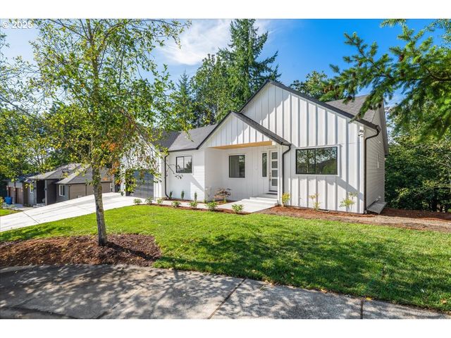 937 EDINBURGH Ct, Kelso, WA 98626