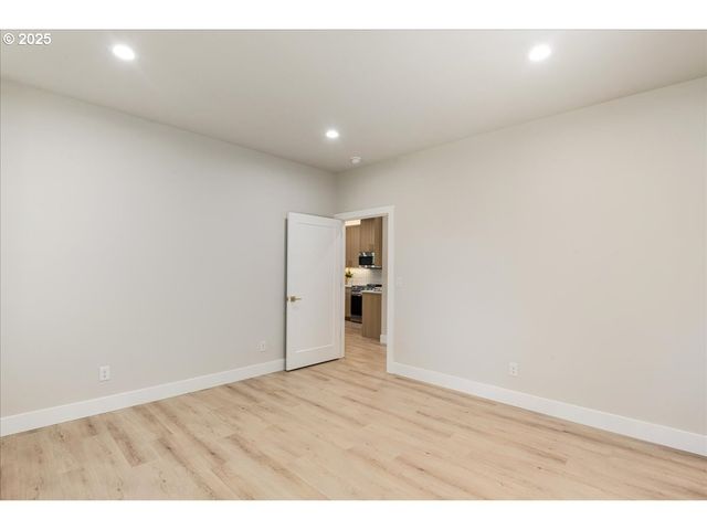 937 EDINBURGH Ct, Kelso, WA 98626