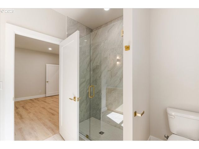 937 EDINBURGH Ct, Kelso, WA 98626