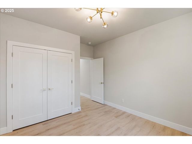 937 EDINBURGH Ct, Kelso, WA 98626