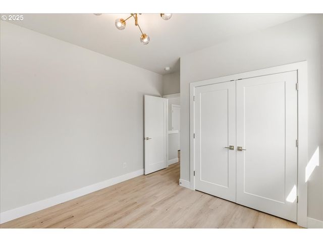 937 EDINBURGH Ct, Kelso, WA 98626