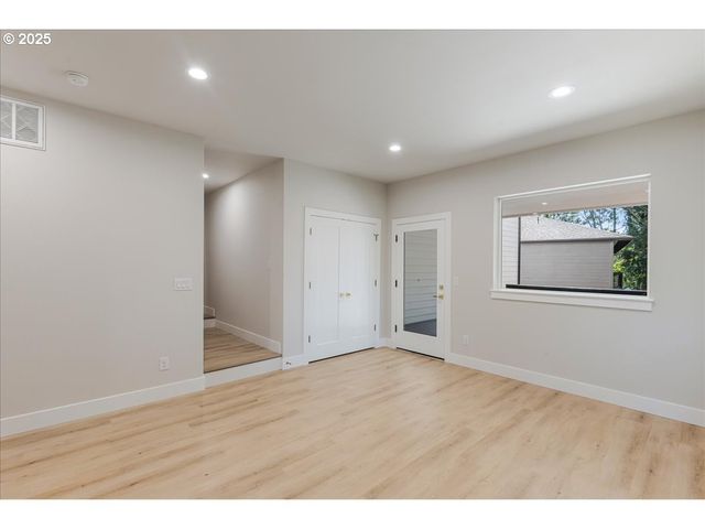 937 EDINBURGH Ct, Kelso, WA 98626