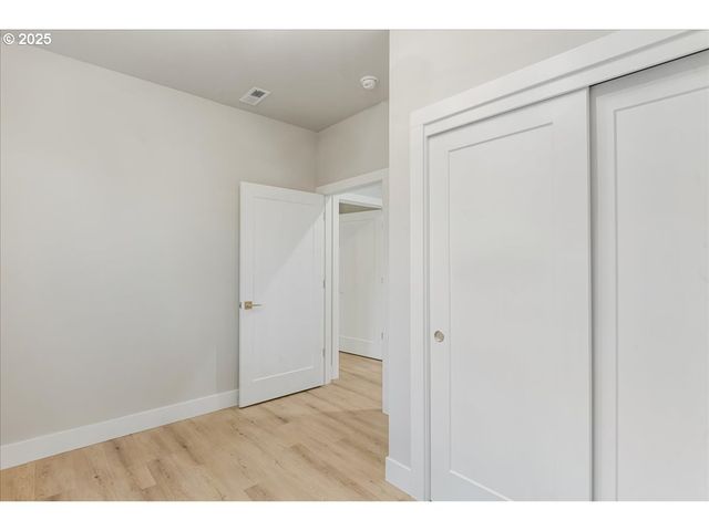 937 EDINBURGH Ct, Kelso, WA 98626