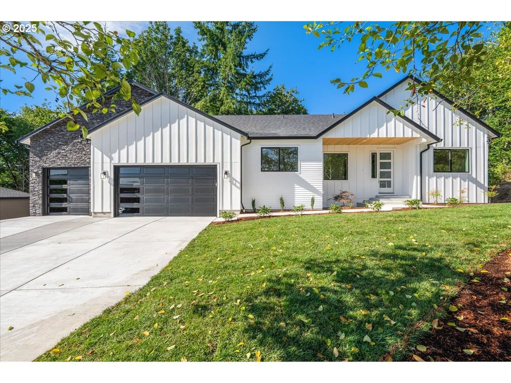 937 EDINBURGH Ct, Kelso, WA 98626