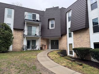5 Shadowbrook Ln 32, Milford, MA 01757