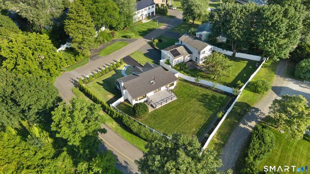 2 Drumlin Road, Westport, CT 06880