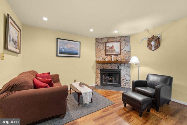 300 WESTBRIAR DR, Media, PA 19063